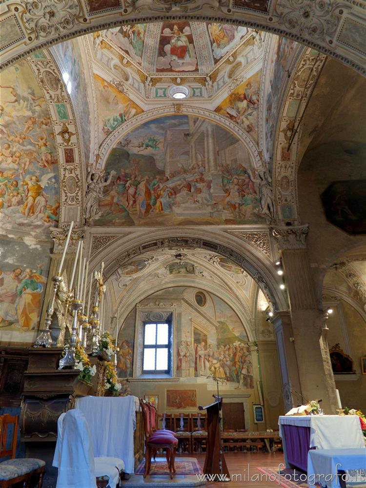 Verbania (Verbano-Cusio-Ossola, Italy) - Right side of the presbytery of the Church of the Madonna di Campagna